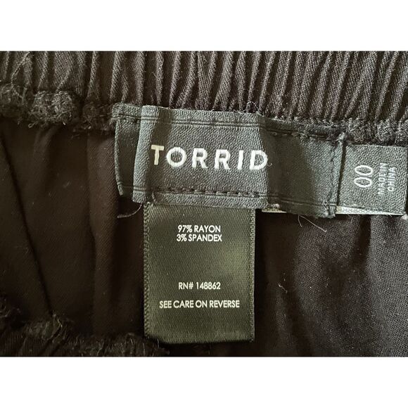 Torrid Black Cargo Jogger Pants Size 00 /M/L/Rayon Blend Stretch Women’s Casual - Picture 2 of 8